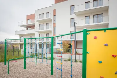 Plac zabaw dla dzieci w obiekcie Apartament Bluszczowy, MyWeek