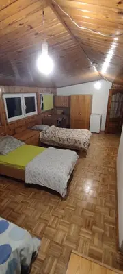 Łóżko lub łóżka w pokoju w obiekcie Adam room 7
