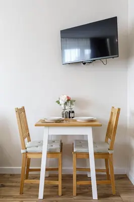 Telewizja i/lub zestaw kina domowego w obiekcie Chic Apartments - City Center - Great Location - Swidnicka street