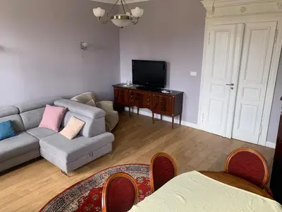 Telewizja i/lub zestaw kina domowego w obiekcie 3 Bedroom Lux Apartment Center Vincent