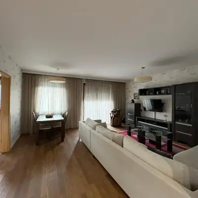 Family friendly flat steps from the Zoo