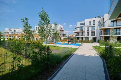Basen w obiekcie Villa Nova Lux Apartment Wrocław Kowale by Noclegi Renters lub w pobliżu