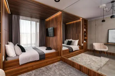 Łóżko lub łóżka w pokoju w obiekcie Apartments Wroc'LOVE by me &301 Legnicka & Self Check-In 24h & Lift & Air Conditioning